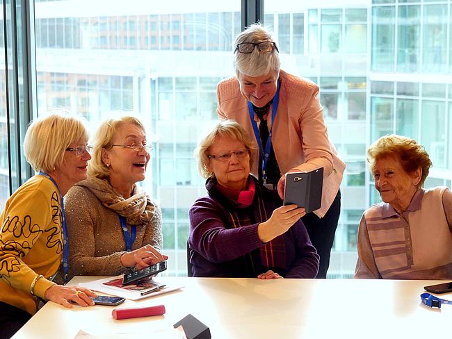 Digitale Welt nutzen, auch im Alter