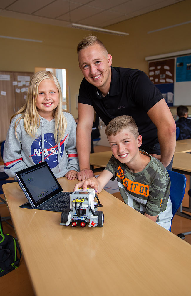 RoboKids im Rahmen der Ausbildungsinitiative Education for Excellence