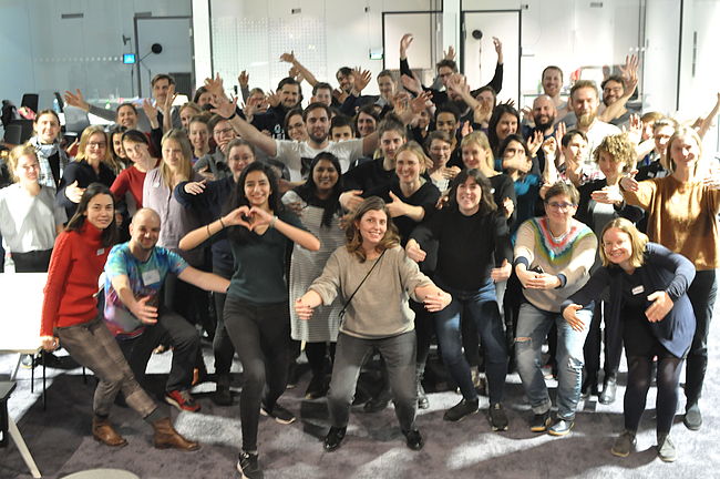 Ferdous Nasri (Gründerin und Leiterin von code curious)