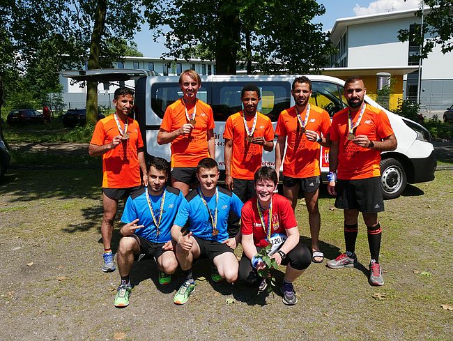 Hilfe für Flüchtlinge in Duisburg-Neumühl - vom Lauftreff bis zum Restaurant