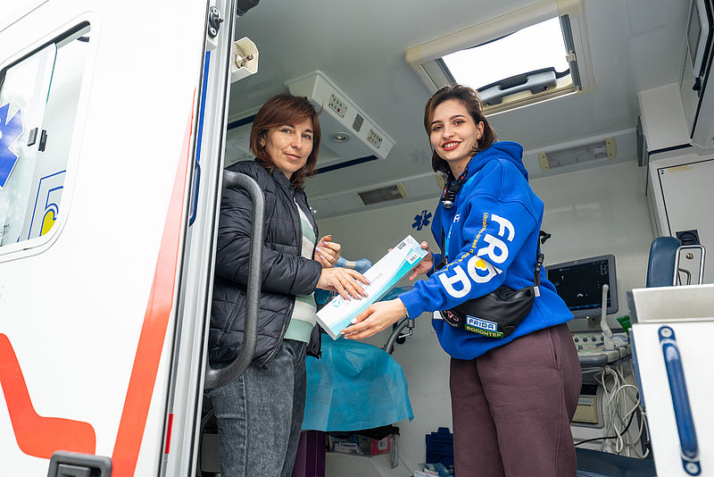 Patientin der mobilen Gyn-Klinik, die wir ausstatten konnten