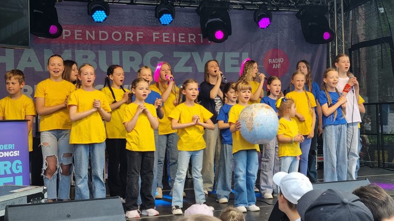 Kinderchor vom Kinder Club Feine Ukra