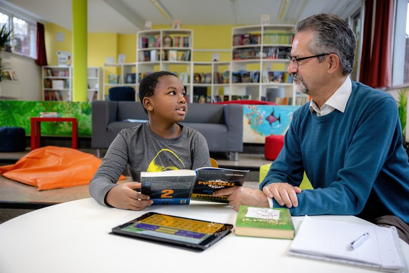 Mentee und Mentorin sprechen über das Gelesene