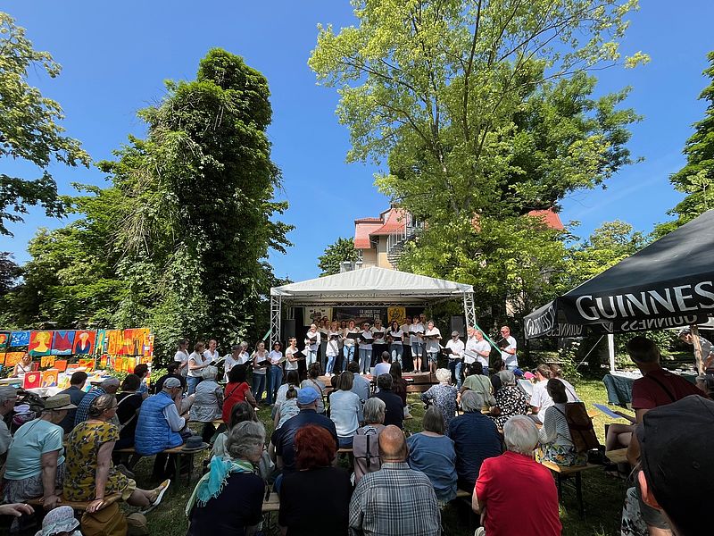 Gruppenbild von Pflegeschülerinnen und Pflegeschülern des Universitätsklinikums Jena