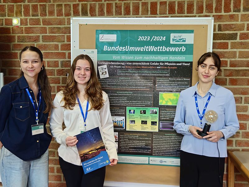 Mirela, Rebecca und Hajra engagieren sich gegen Lichtverschmutzung