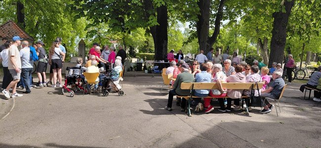 Ev.-Luth. Kirchengemeinde Nördlingen - Friedhofscafé "Zum FriedhofsTässle"