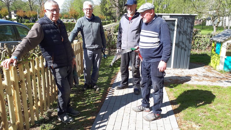 Zaunreparatur am Kindergartenspielplatz