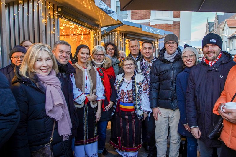 Rumänische Gemeinschaft, Stadtverewaltung, Politik und Unterstützer