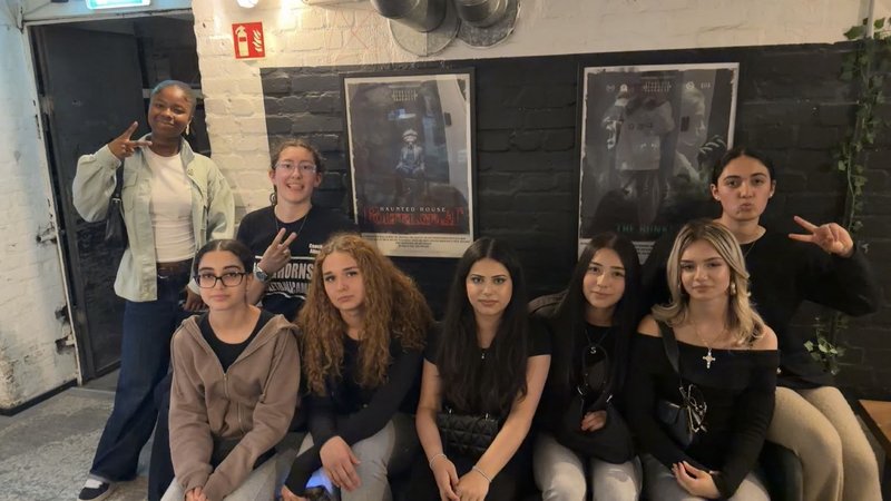 In dem Horror Escape Room mussten wir gemeinsam Rätsel lösen und konnten uns nur aufeinander verlassen!