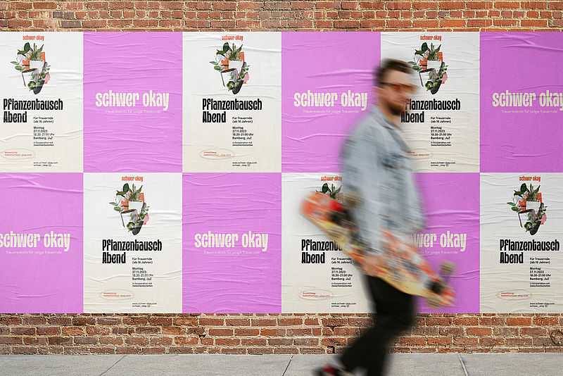 Trauernde auf einem Berggipfel