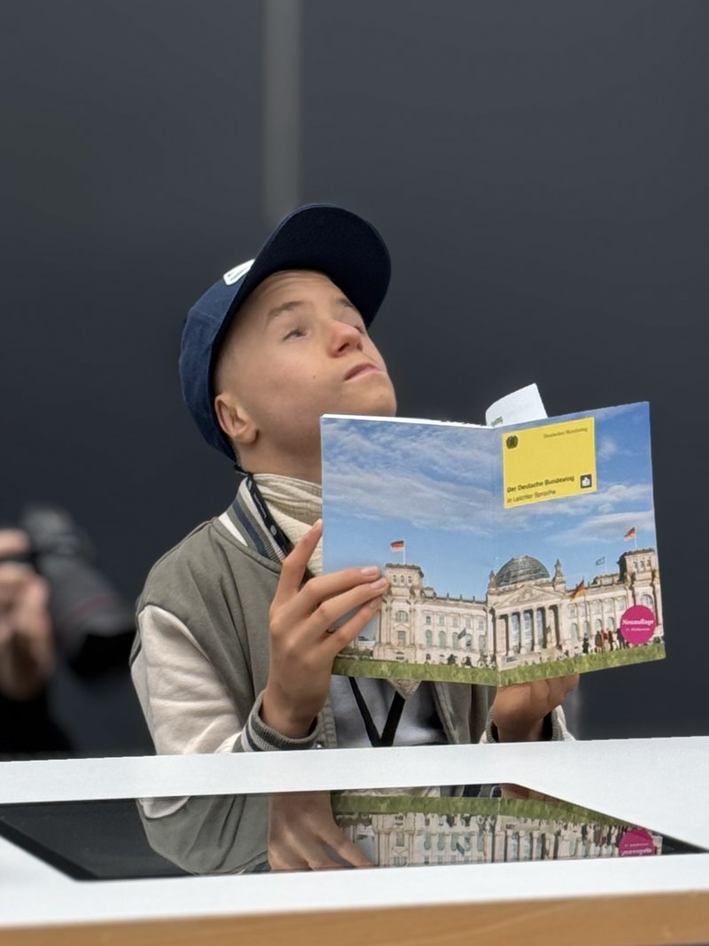 Ein Kind im Gespräch über Politik