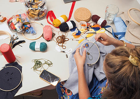 Werbeposter für Schwer Okay Trauerevents