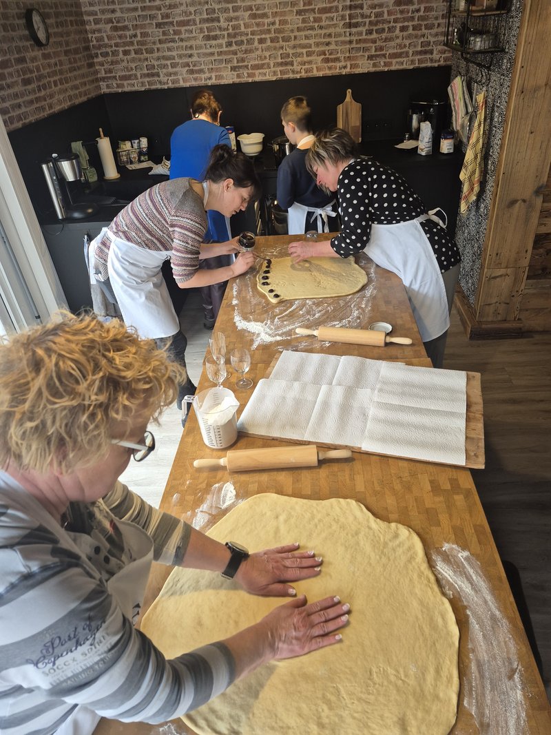 wir backen gemeinsam Pfannkuchen