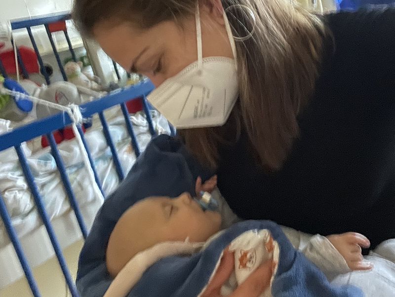 Besuchsdienst bei Frühchen und Babys im Krankenhaus