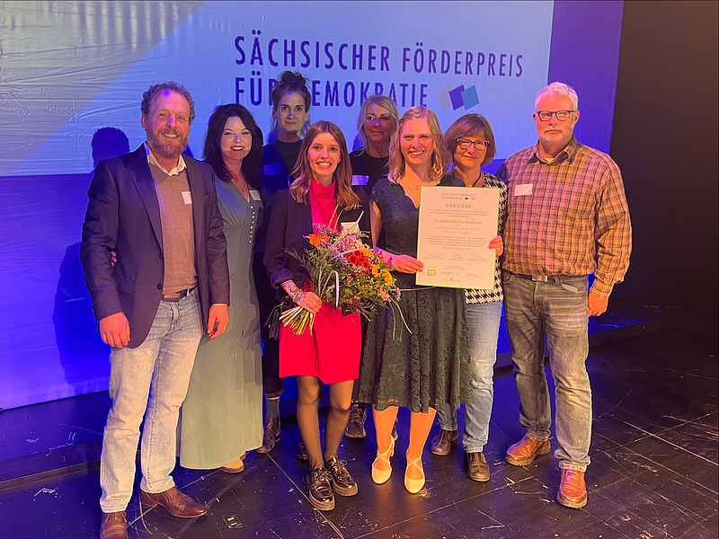 Gemeinsames essen, bei guter Musik von Banda Comunale