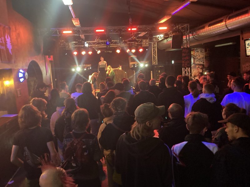 Das Train Control wurde beim Konzert des Rappers Sechser gut gefüllt.