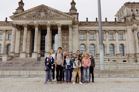 Kinder- und Jugendrat des BbP vor dem Bundestag