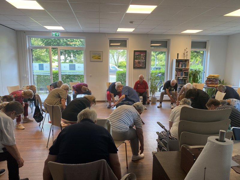 Qigong verbindet sanfte Bewegungen, Atmung und Entspannung zu einer ganzheitlichen Gesundheitsförderung für Körper und Geist. Das Angebot richtet sich an Menschen aller Altersgruppen und fördert Beweglichkeit, Konzentration, innere Ruhe und Wohlbefinden. Ohne Leistungsdruck können die Teilnehmenden aktiv etwas für ihre körperliche und seelische Gesundheit tun und neue Kraft für den Alltag gewinnen.