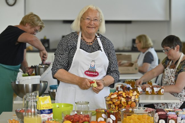 Helene Nestler  für ihre Arbeit mit  Mammalade für Karla e.V.