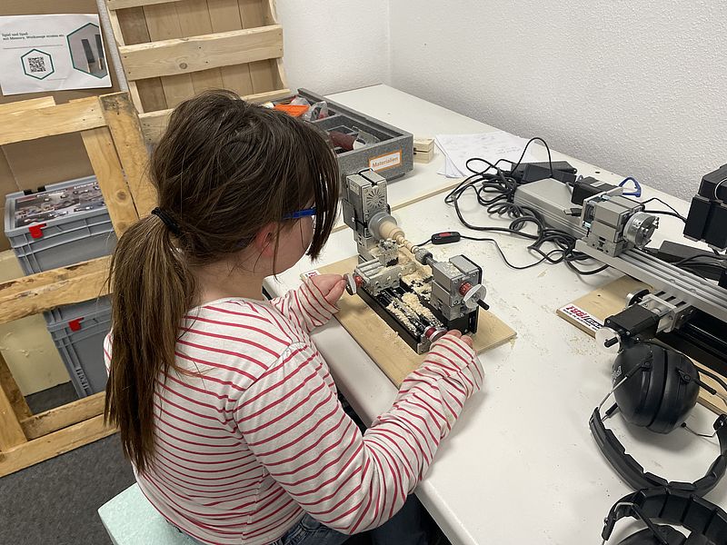 Familien löten zusammen