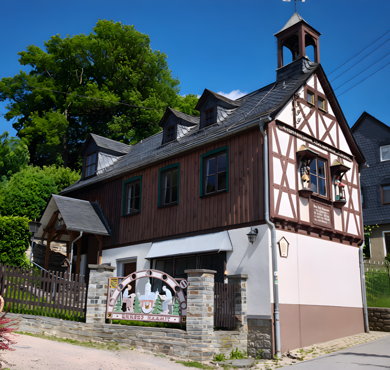 1935 von den Vereinsmitglieder als Huthaus erbaut