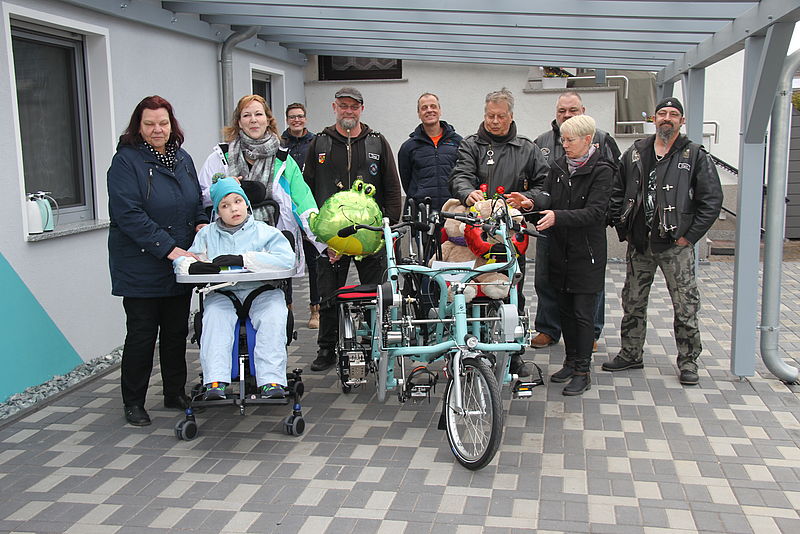 Behindertengerechte Fahrräder, behindertengerechter Umbau von Fahrzeugen, Erfüllung des letzten Willen von Kindern mit begrenzter Lebensdiagnose