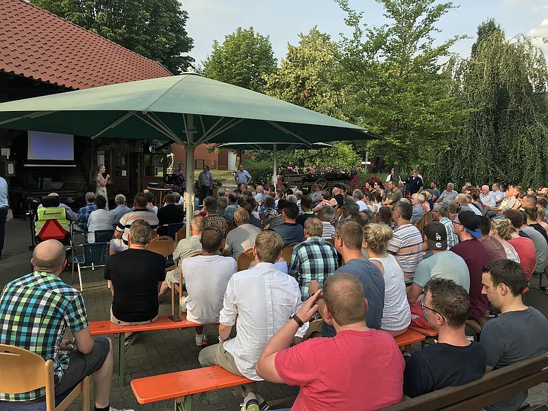 200 Marbecker treffen sich am Heimathaus