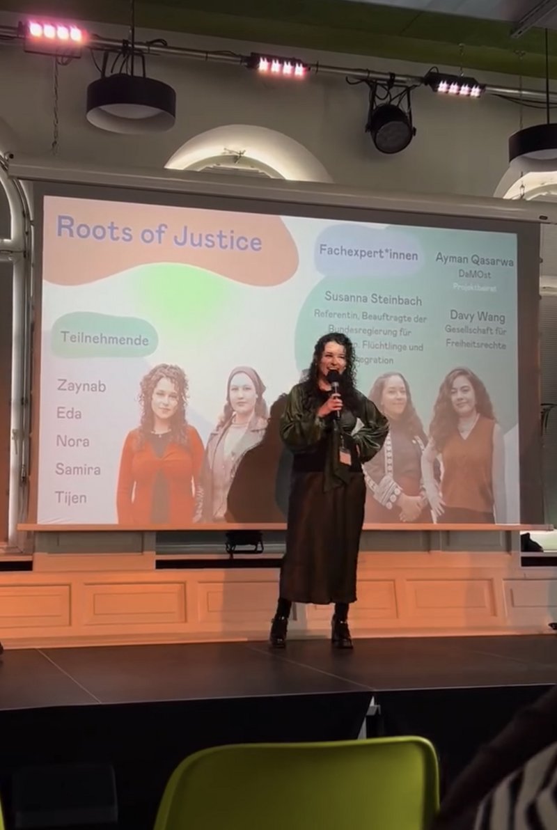 Zaynab Atriss beim Roots of Justice Pitch 