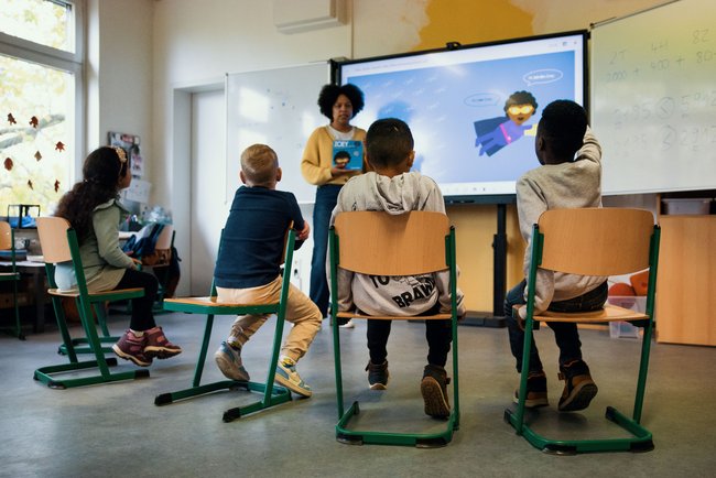 Pixel Hero - Lesen ist meine Superkraft; Träger: Enije for Africa e.V.