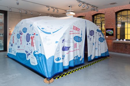 Wanderausstellung ZERO! in der Außenansicht