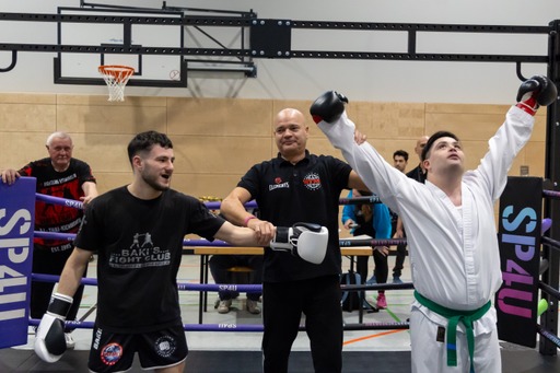 Karatekämpfer mit Downsyndrom hat den Boxkampf gewonnen